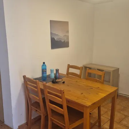 Kleines Haeuschen Fuer Monteure 2 Zimmer Mit 3 Betten Wlan Und Tv Durchreisende Bitte Auf Anfrage Minden (North Rhine-Westphalia)
