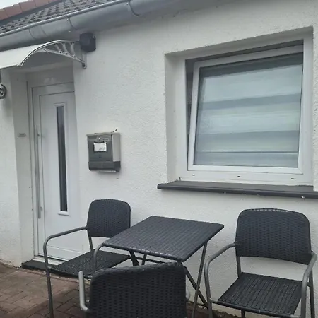 Kleines Haeuschen Fuer Monteure 2 Zimmer Mit 3 Betten Wlan Und Tv Durchreisende Bitte Auf Anfrage Minden (North Rhine-Westphalia)