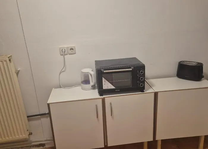 Kleines Haeuschen Fuer Monteure 2 Zimmer Mit 3 Betten Wlan Und Tv Durchreisende Bitte Auf Anfrage