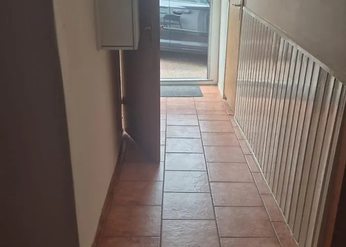 Kleines Haeuschen Fuer Monteure 2 Zimmer Mit 3 Betten Wlan Und Tv Durchreisende Bitte Auf Anfrage